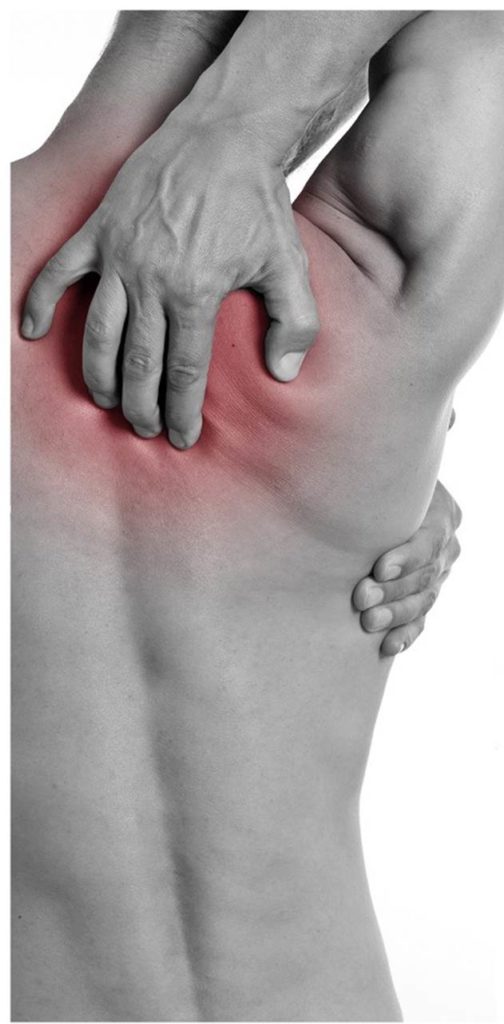 Болит спина одна сторона. Боль в спине. Болит спина. Боль в верхней части спины. Болит верхняя часть спины.